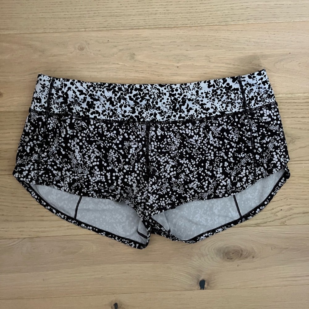 black and white lululemon speed up short